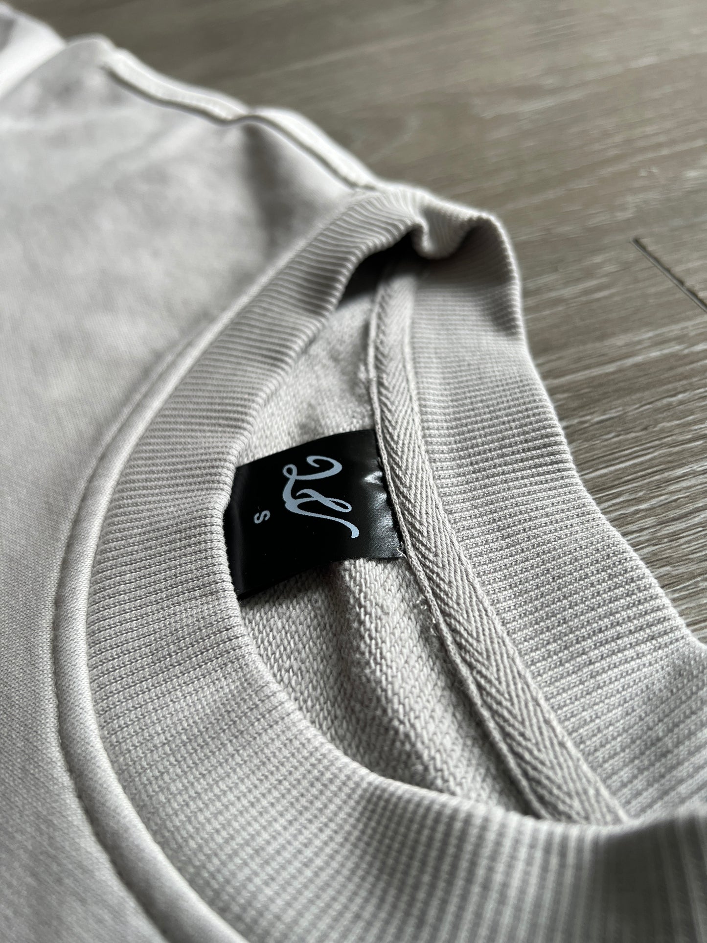 LIGHT GREY ACID WASH LAWVILLE T-SHIRT