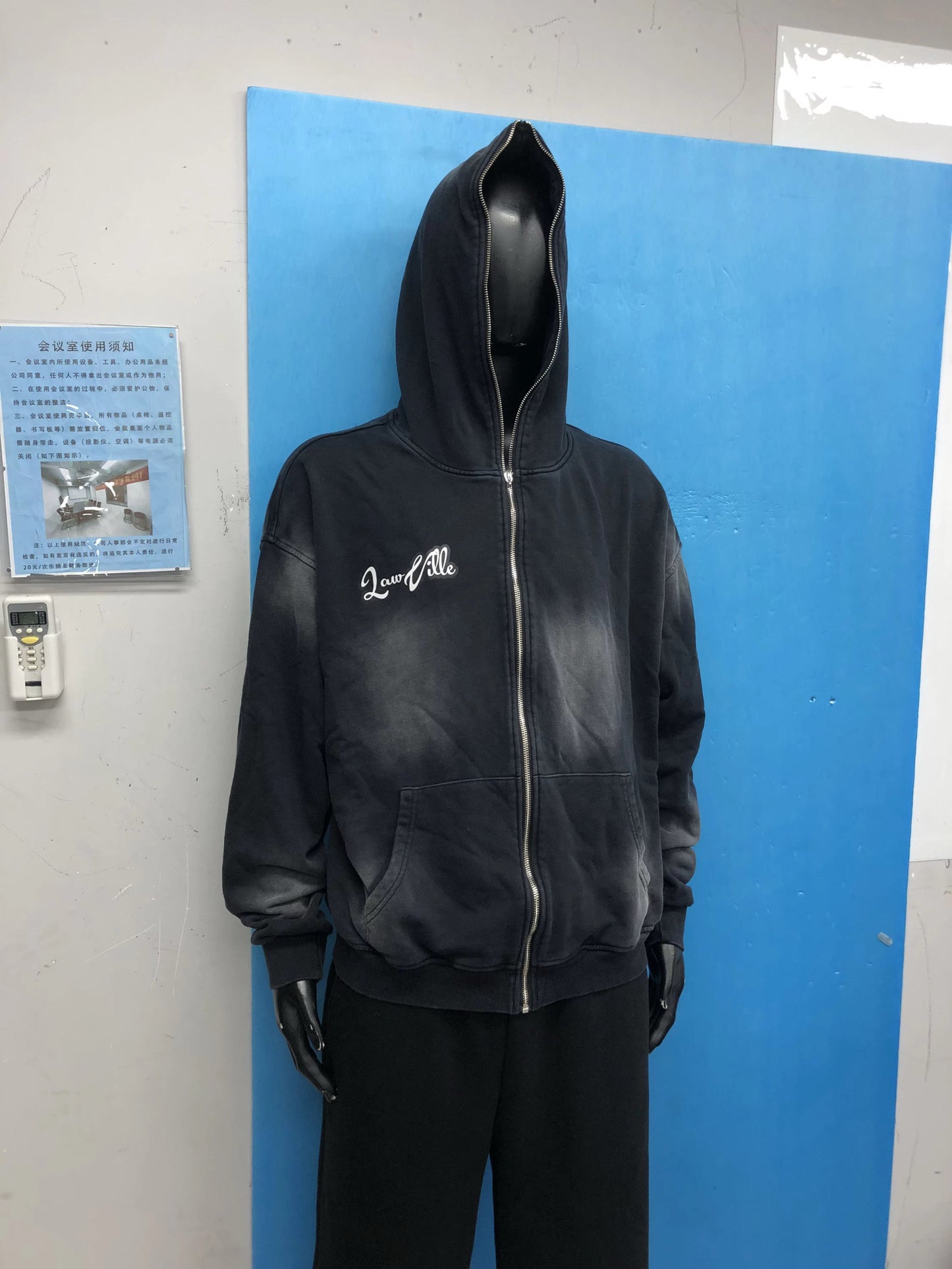BLACK LAWVILLE ZIP UP HOODIE