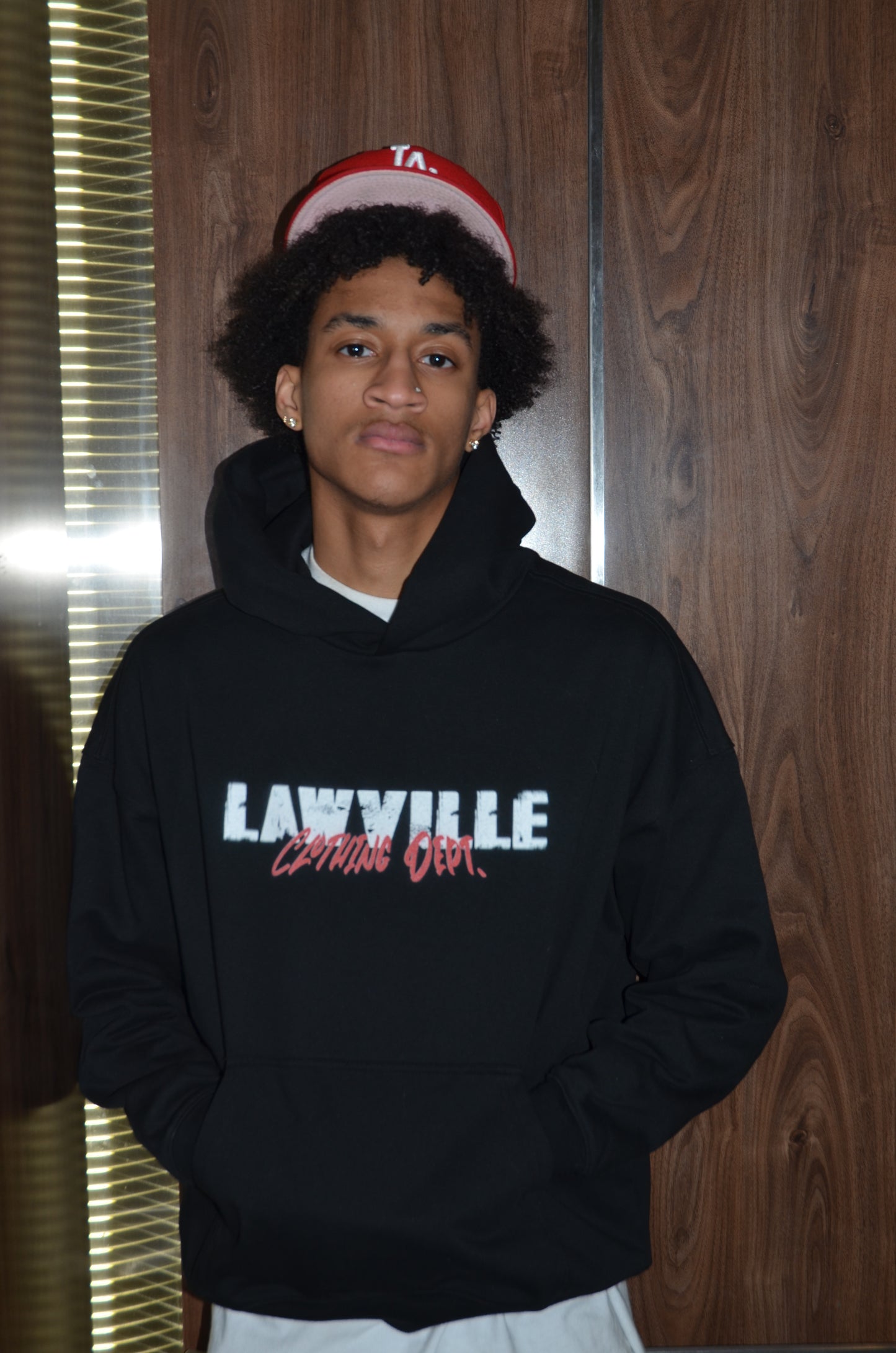 BLACK LAWVILLE PULL OVER HOODIE