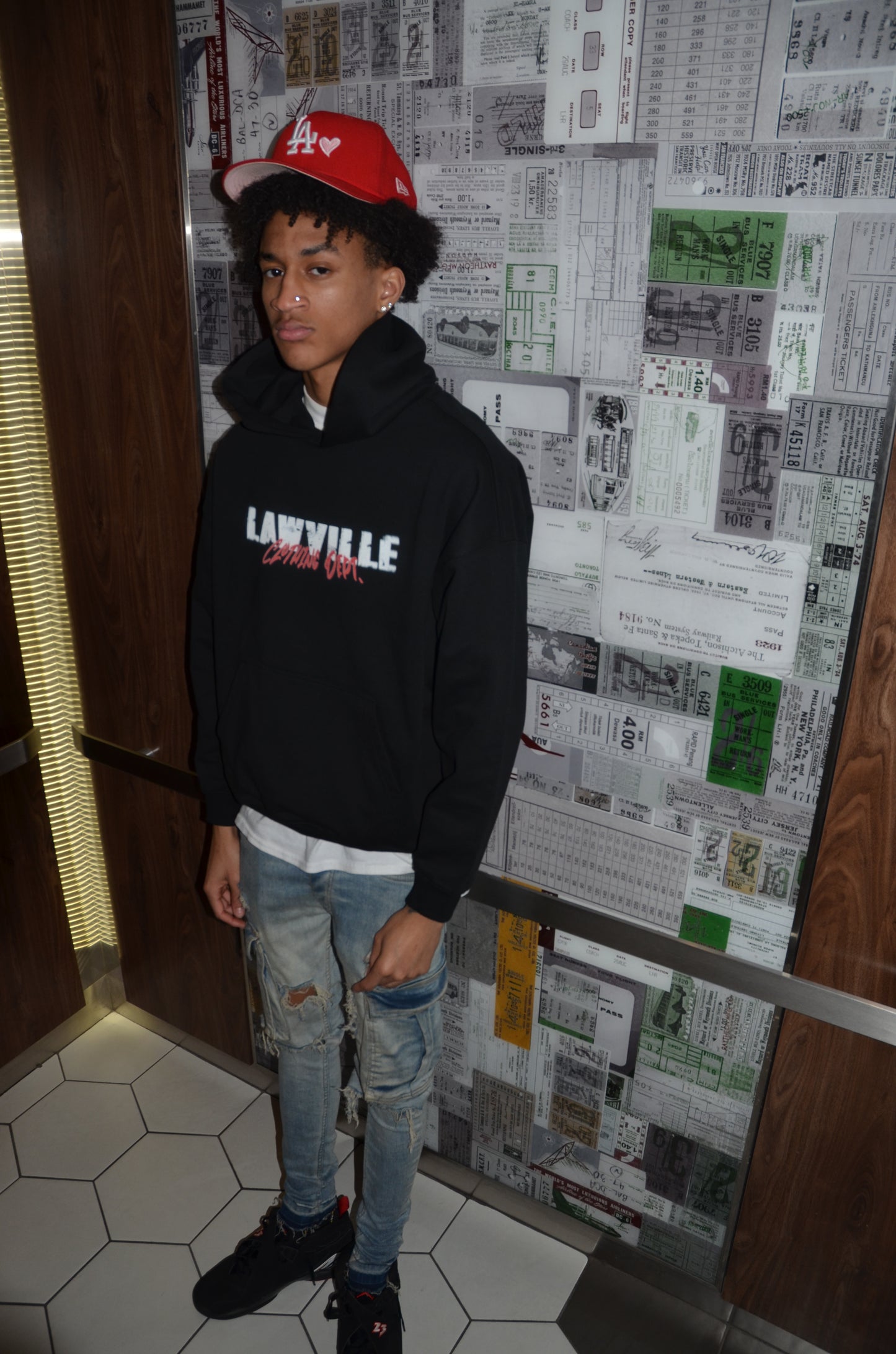 BLACK LAWVILLE PULL OVER HOODIE